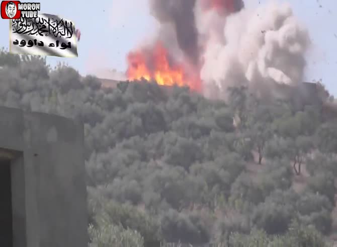 Video :Islamists damage a truck (public alerted)